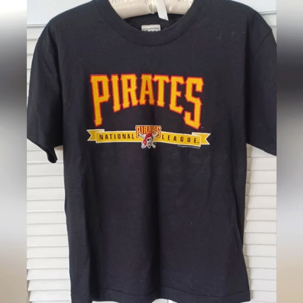 Pittsburgh Pirates Tee Shirt - Large - EUC - Picture 1 of 3